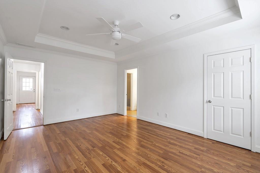 2949 Surrey Lane