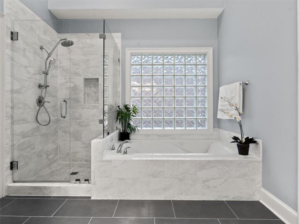 230 Windsor Gate Cove