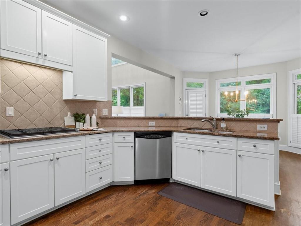 230 Windsor Gate Cove