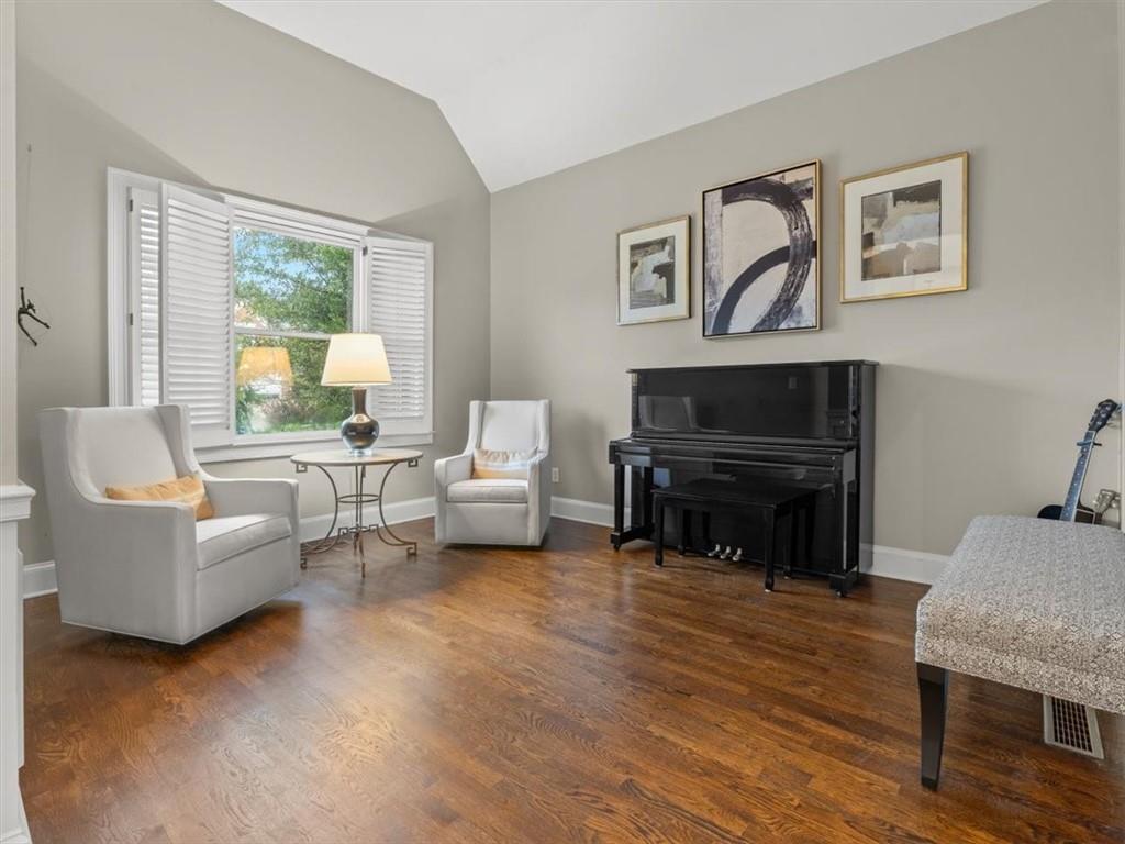 230 Windsor Gate Cove