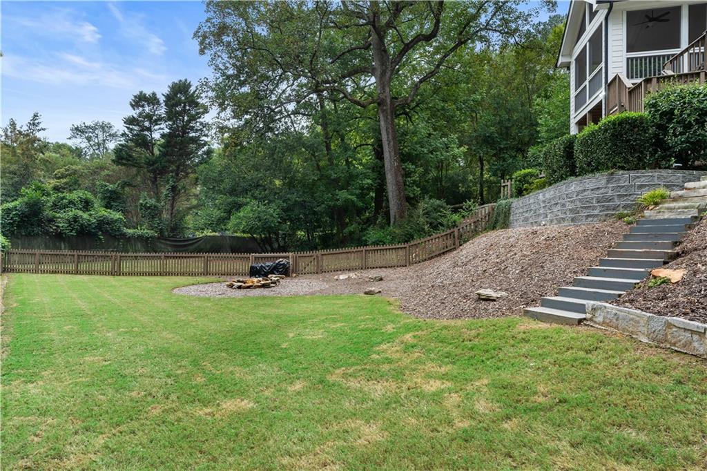329 Eureka Drive NE