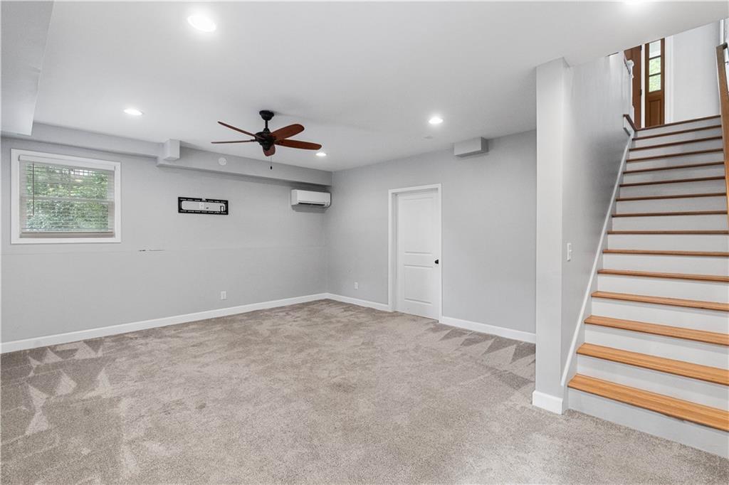 329 Eureka Drive NE