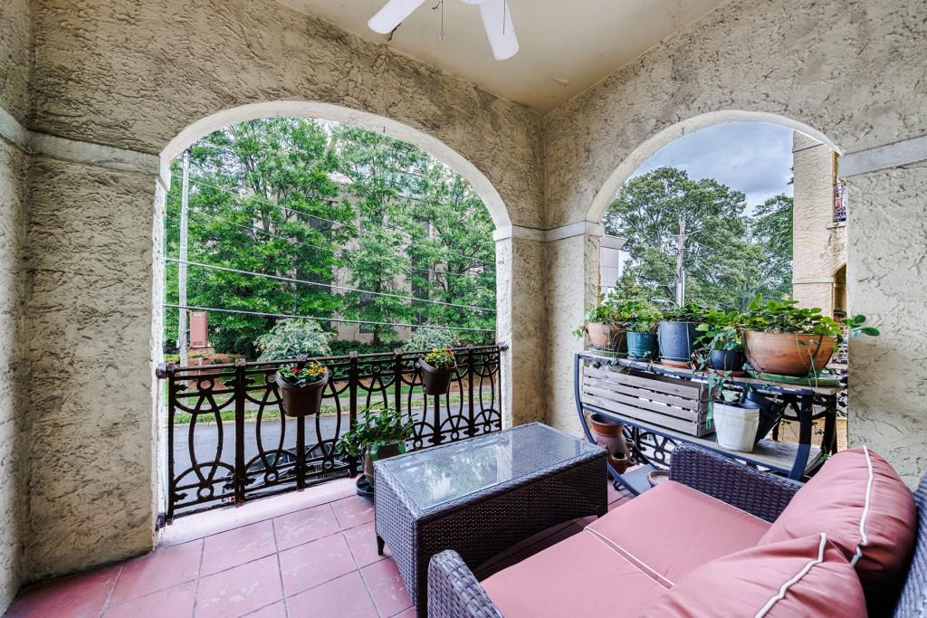2855 Peachtree Road Unit 208