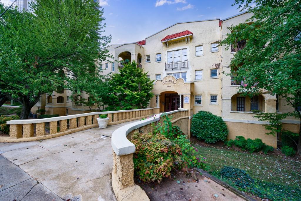 2855 Peachtree Road Unit 208