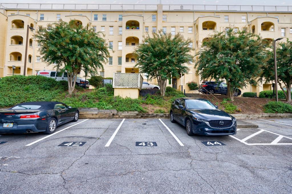2855 Peachtree Road Unit 208
