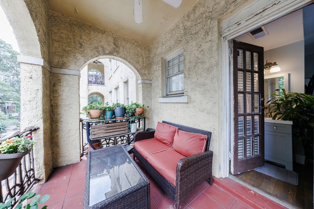 2855 Peachtree Road Unit 208