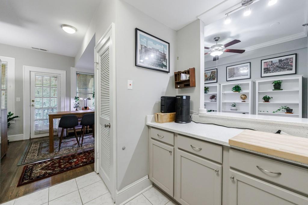 2855 Peachtree Road Unit 208