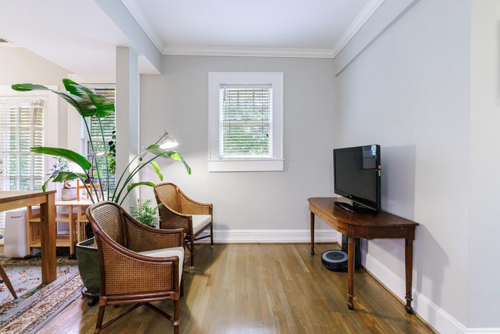 2855 Peachtree Road Unit 208
