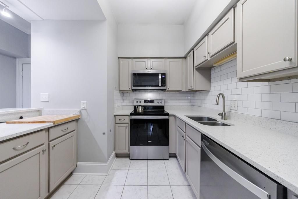2855 Peachtree Road Unit 208