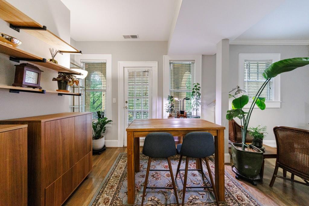 2855 Peachtree Road Unit 208