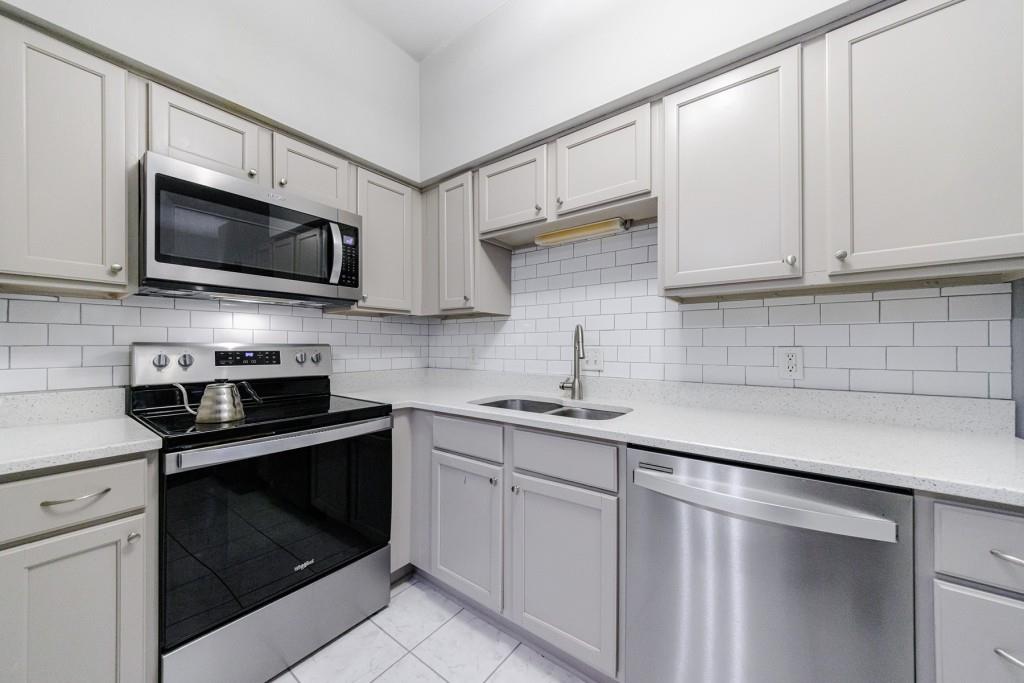 2855 Peachtree Road Unit 208