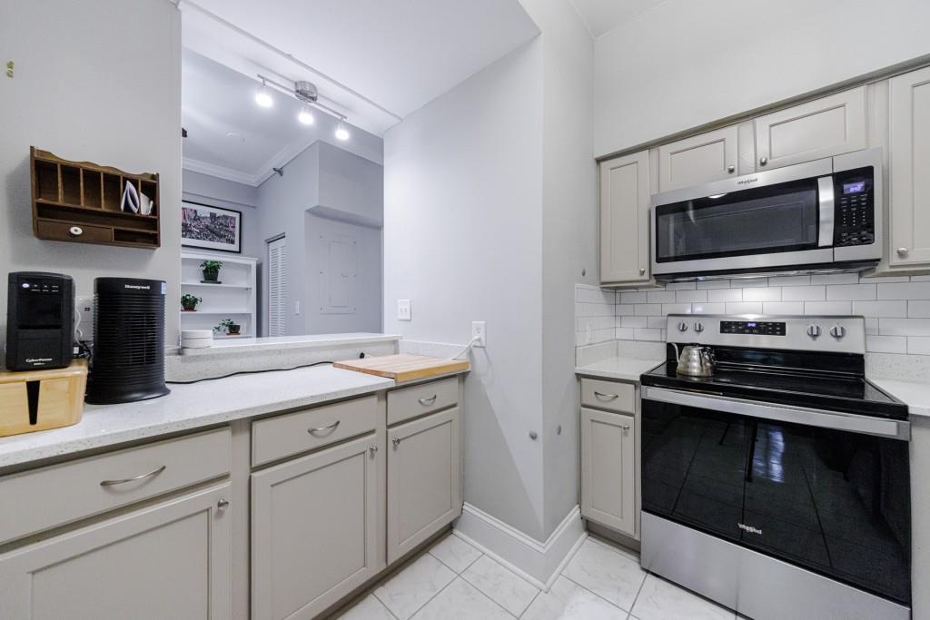 2855 Peachtree Road Unit 208