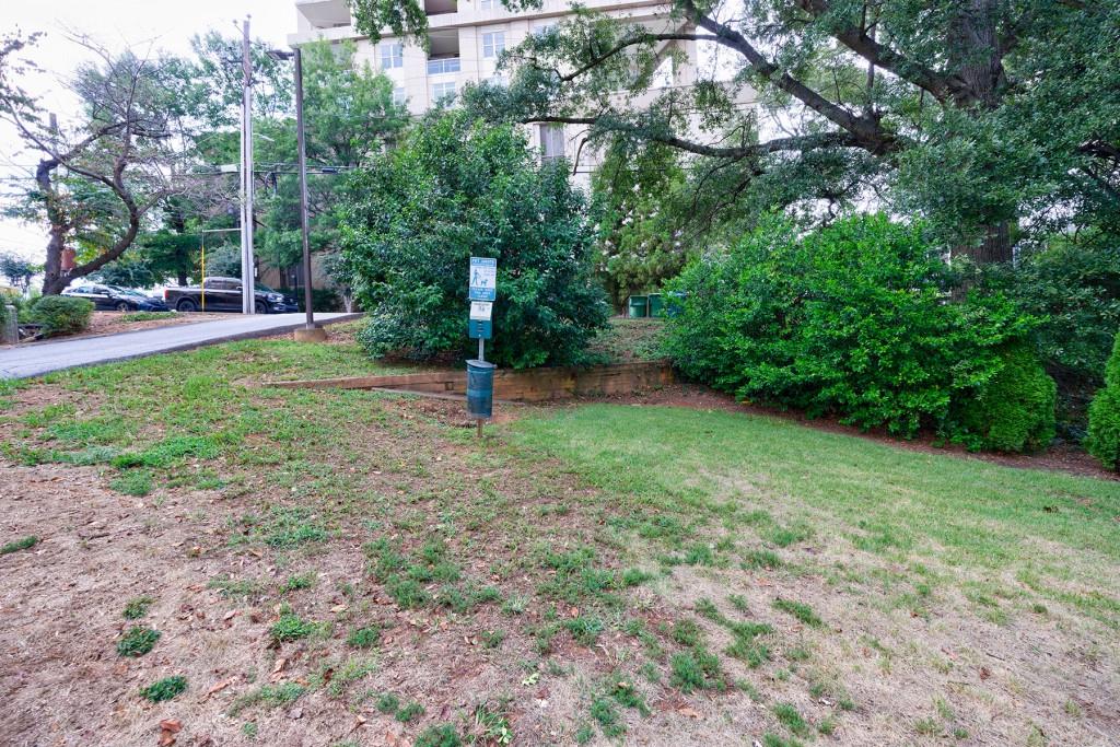 2855 Peachtree Road Unit 208