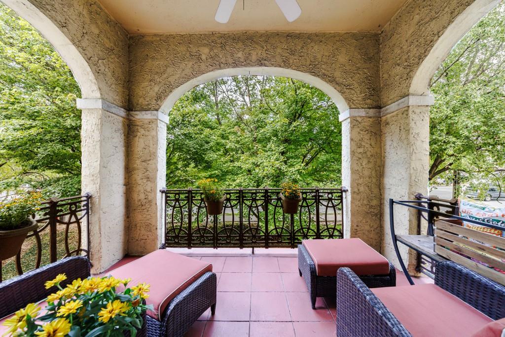2855 Peachtree Road Unit 208