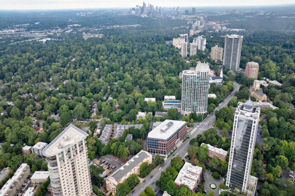 2855 Peachtree Road Unit 208