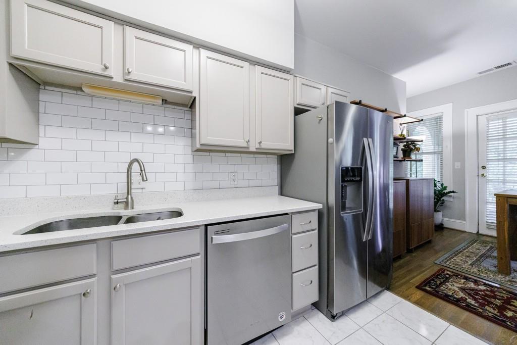 2855 Peachtree Road Unit 208