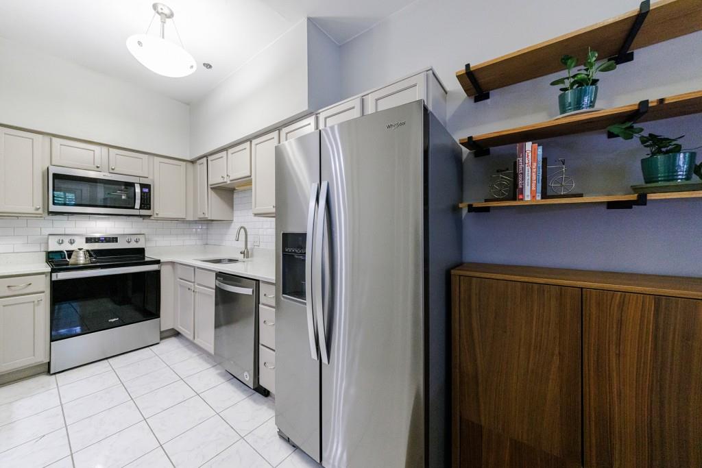 2855 Peachtree Road Unit 208