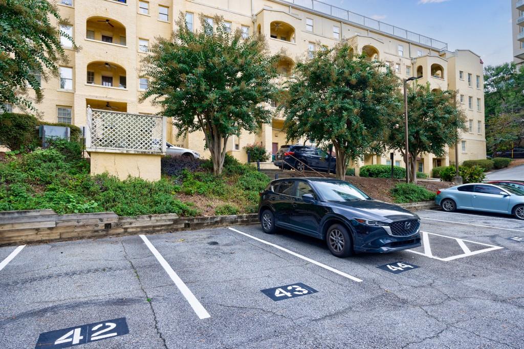 2855 Peachtree Road Unit 208