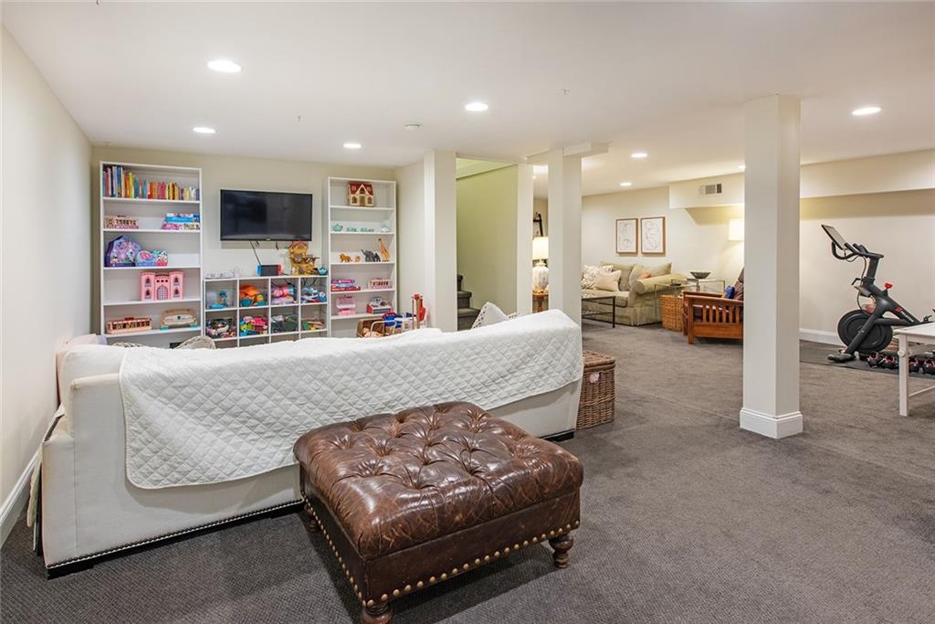 450 Windsor Parkway