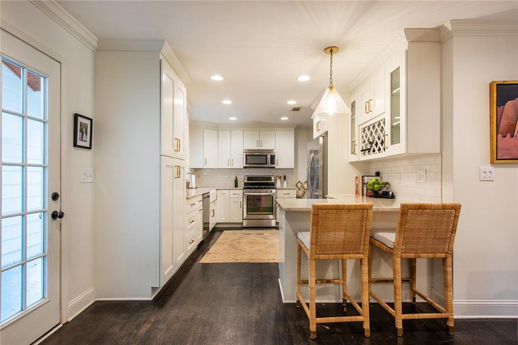 450 Windsor Parkway
