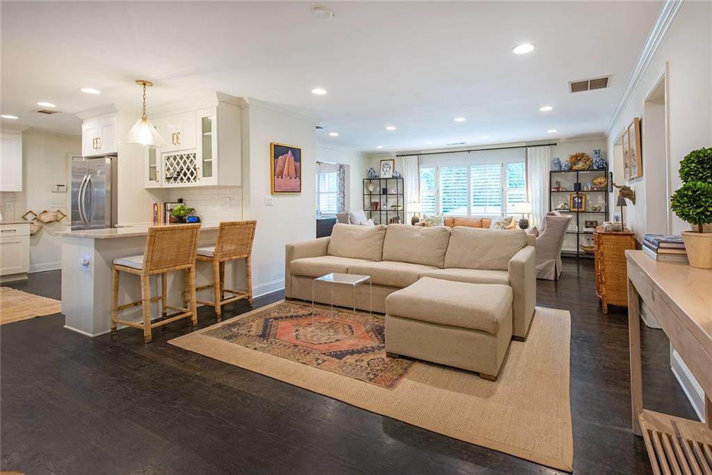 450 Windsor Parkway