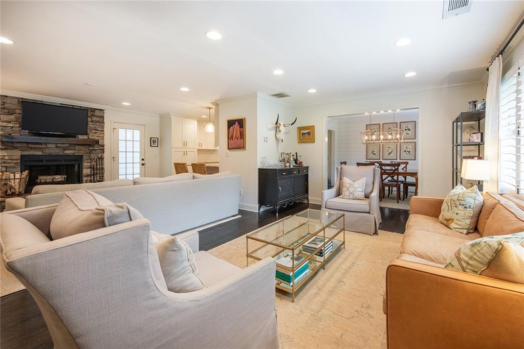 450 Windsor Parkway