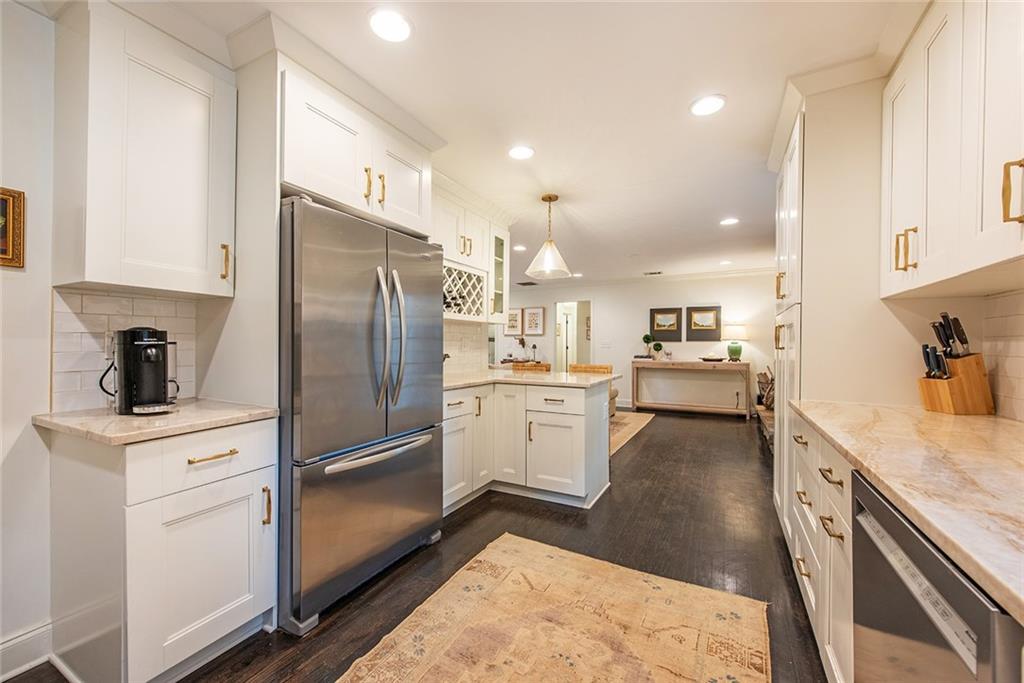450 Windsor Parkway