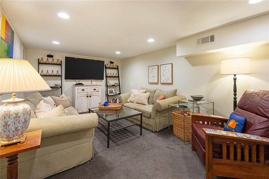 450 Windsor Parkway