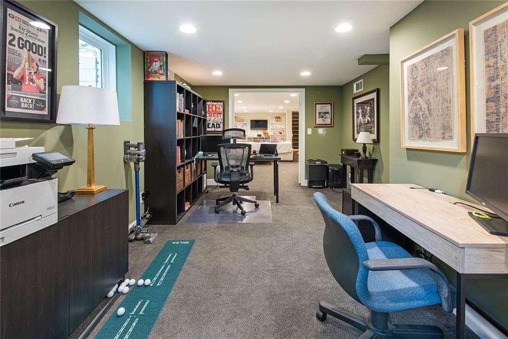 450 Windsor Parkway