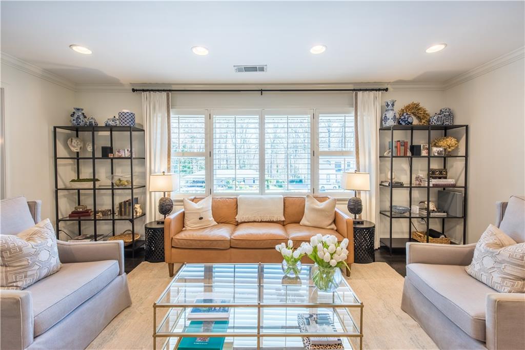 450 Windsor Parkway