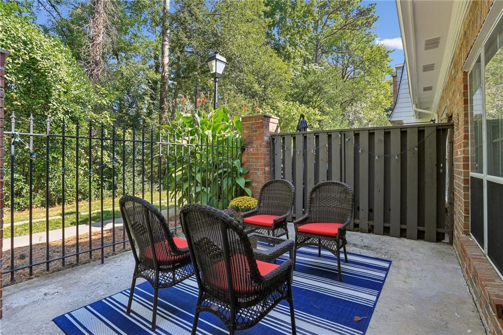 11 Independence Place NW