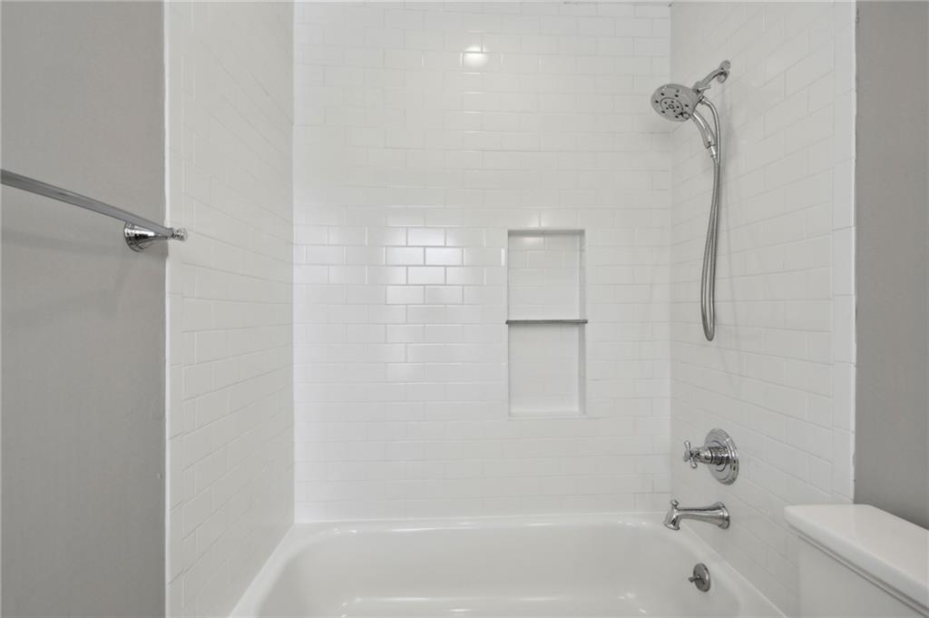 11 Independence Place NW