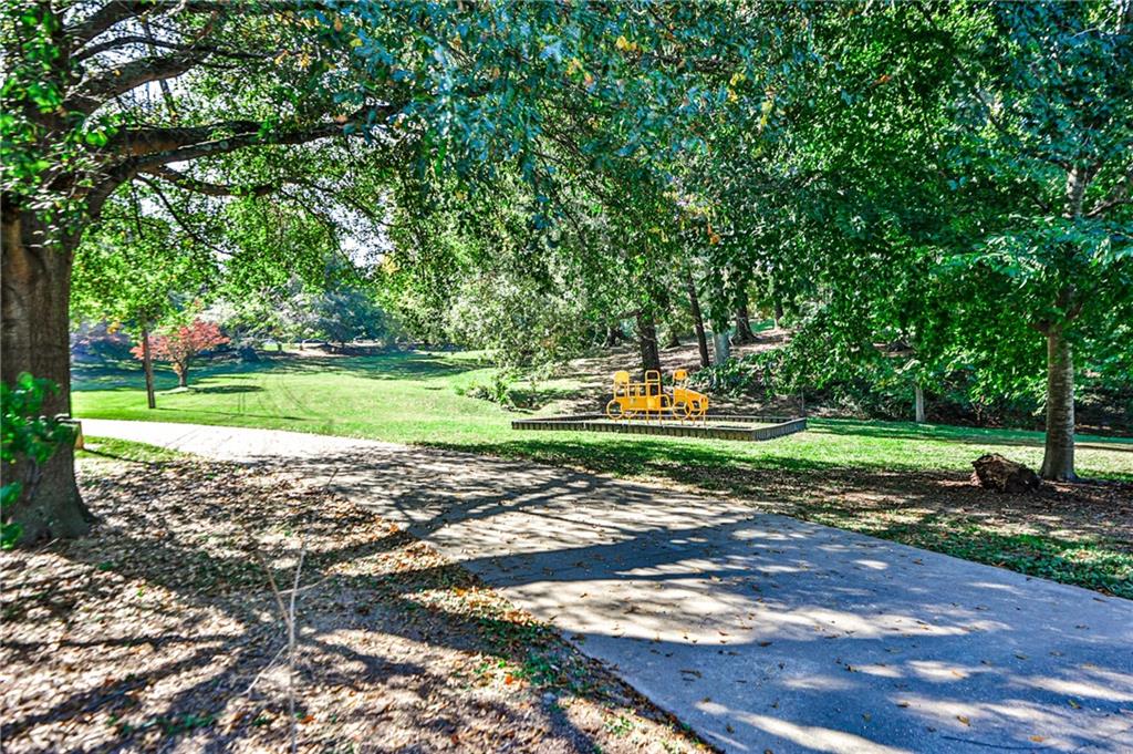 670 Park Village Drive NE