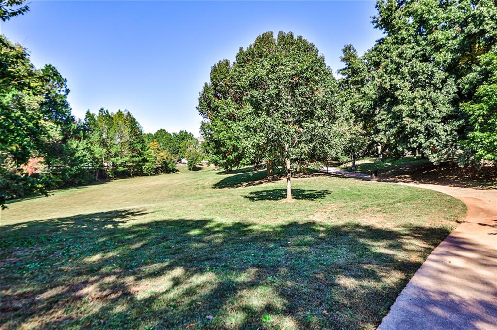 670 Park Village Drive NE