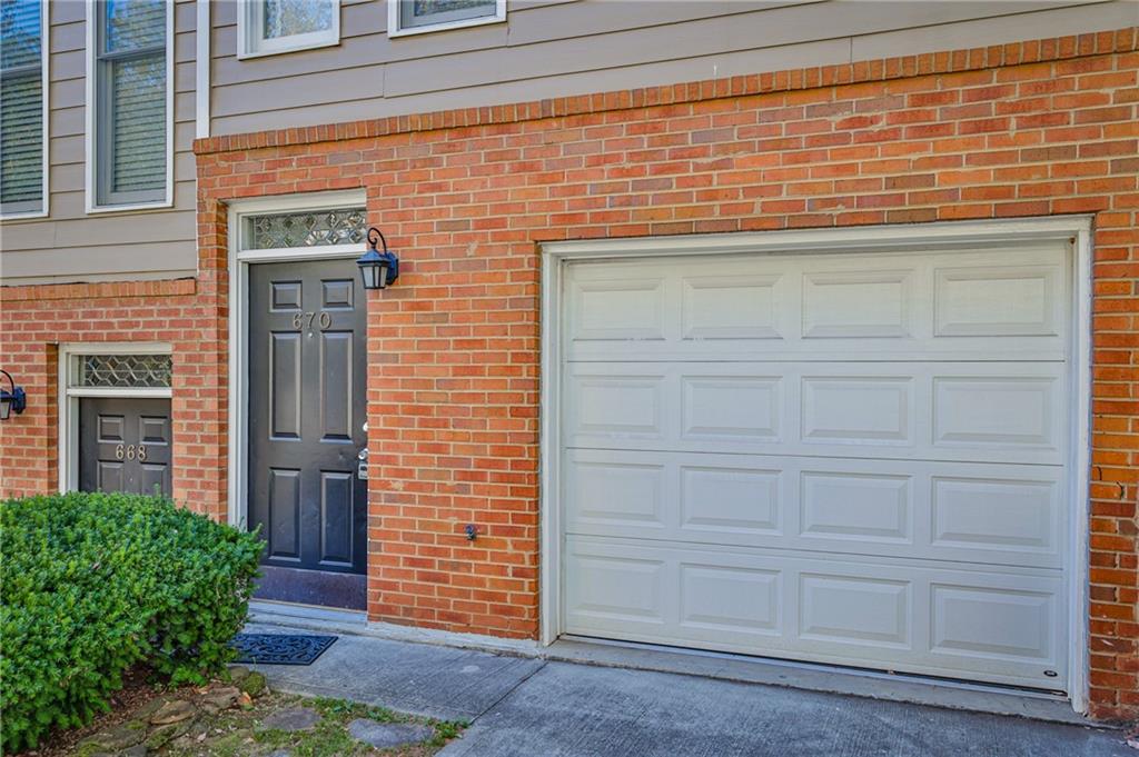 670 Park Village Drive NE