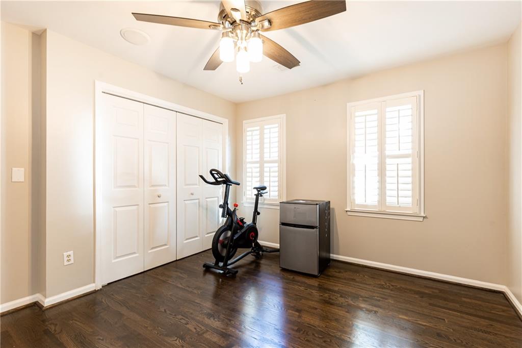 1278 Village Run NE