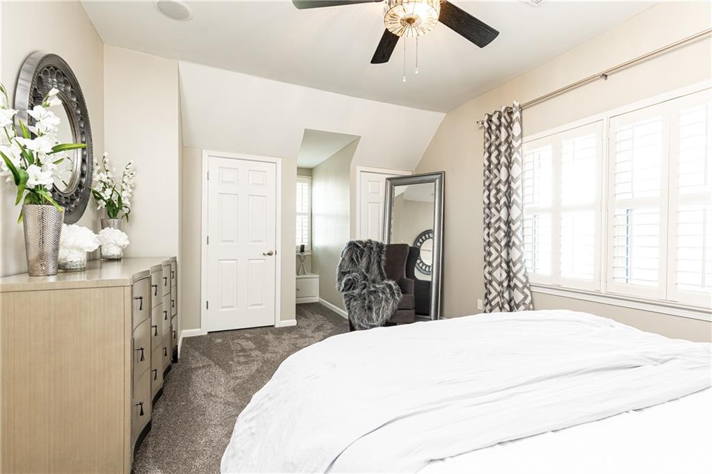 1278 Village Run NE