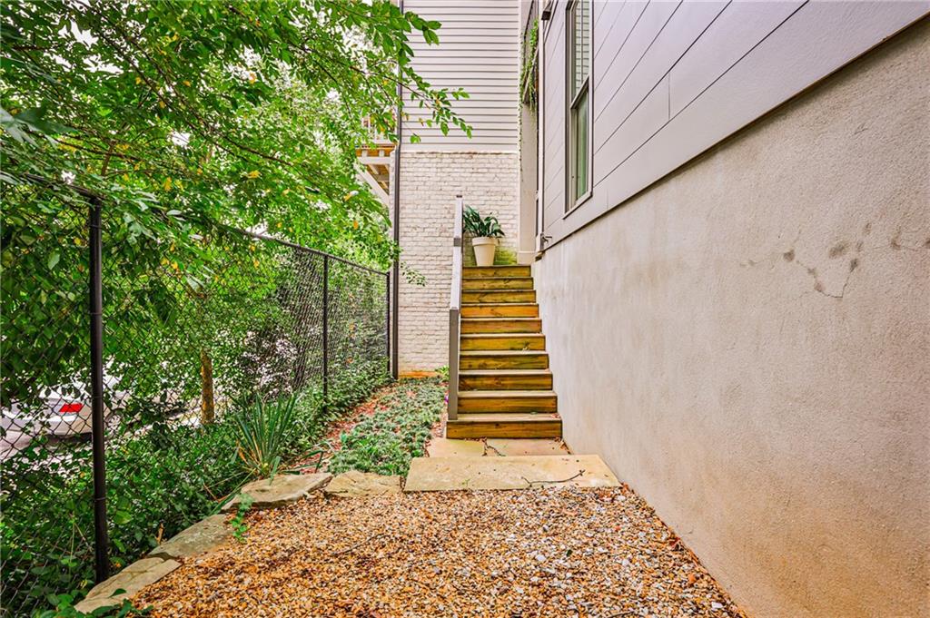 241 Colebrook Street NE