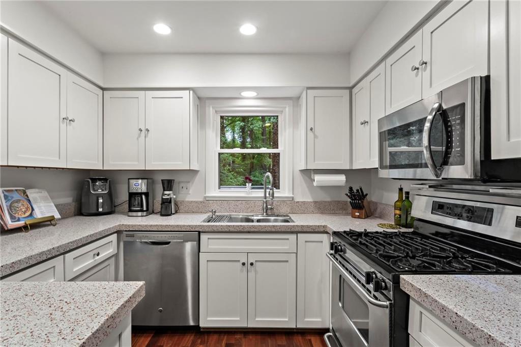 1114 Morningside Place NE