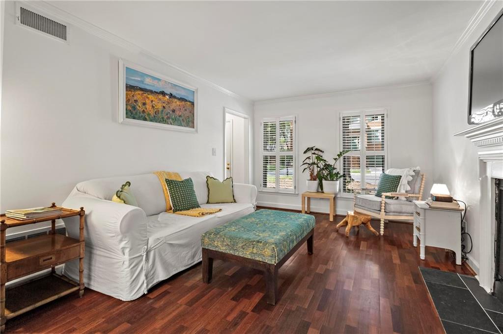 1114 Morningside Place NE