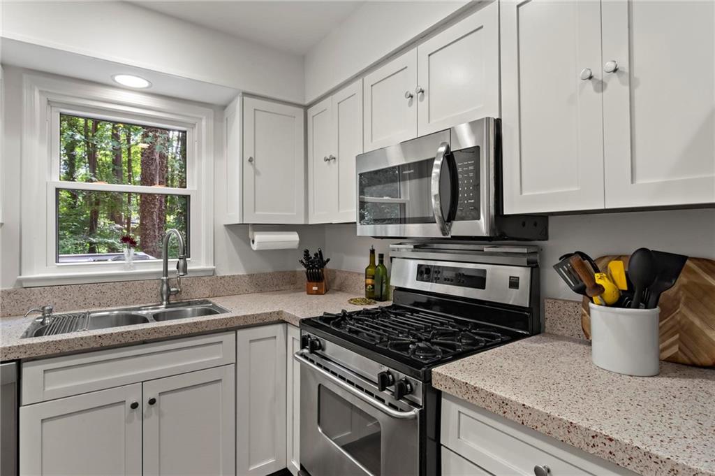 1114 Morningside Place NE