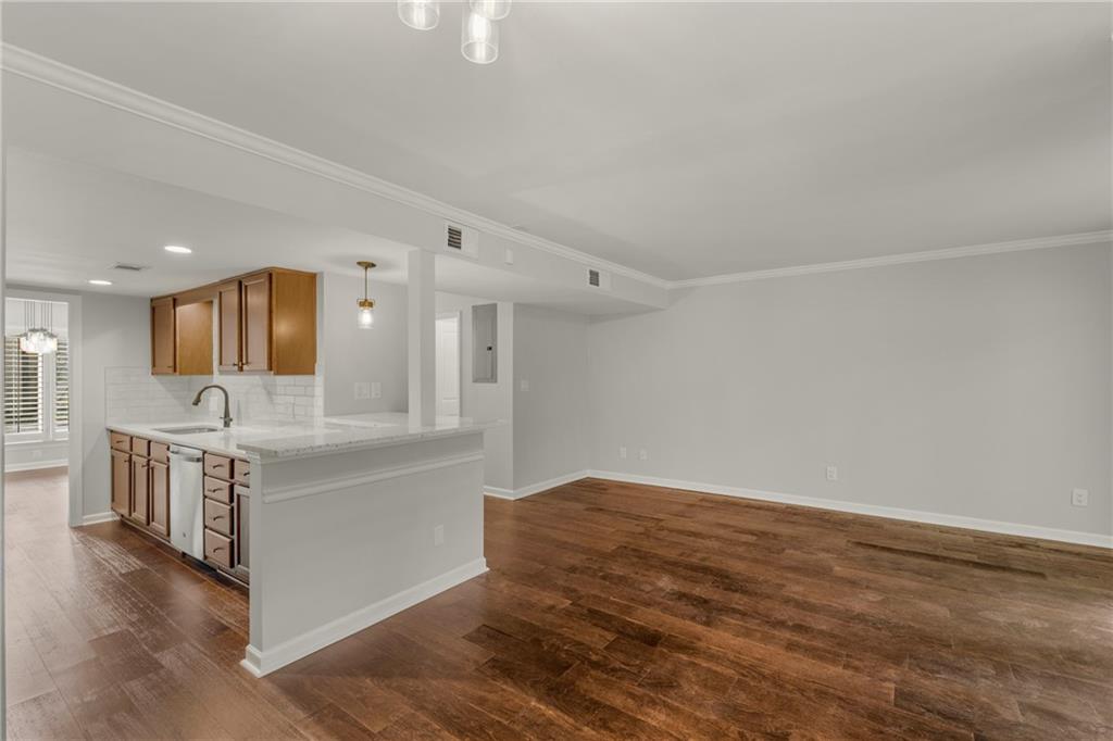 21 Ivy Gates NE