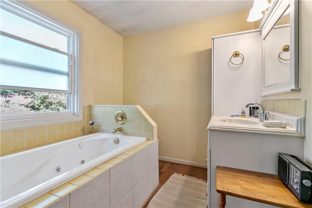 1510 Oakwood Drive