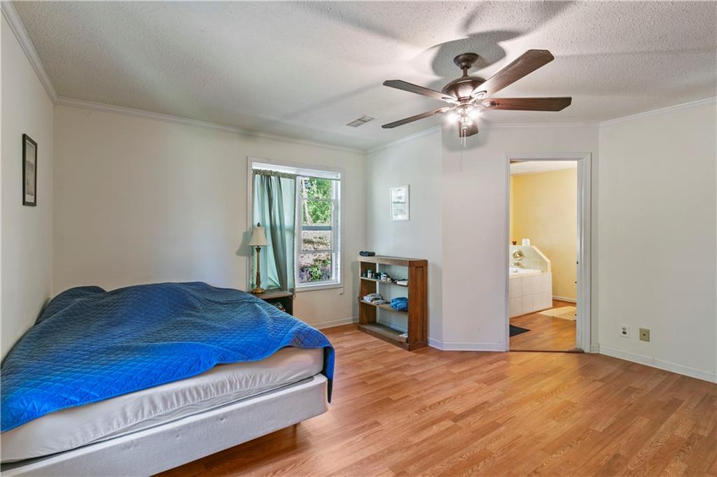 1510 Oakwood Drive