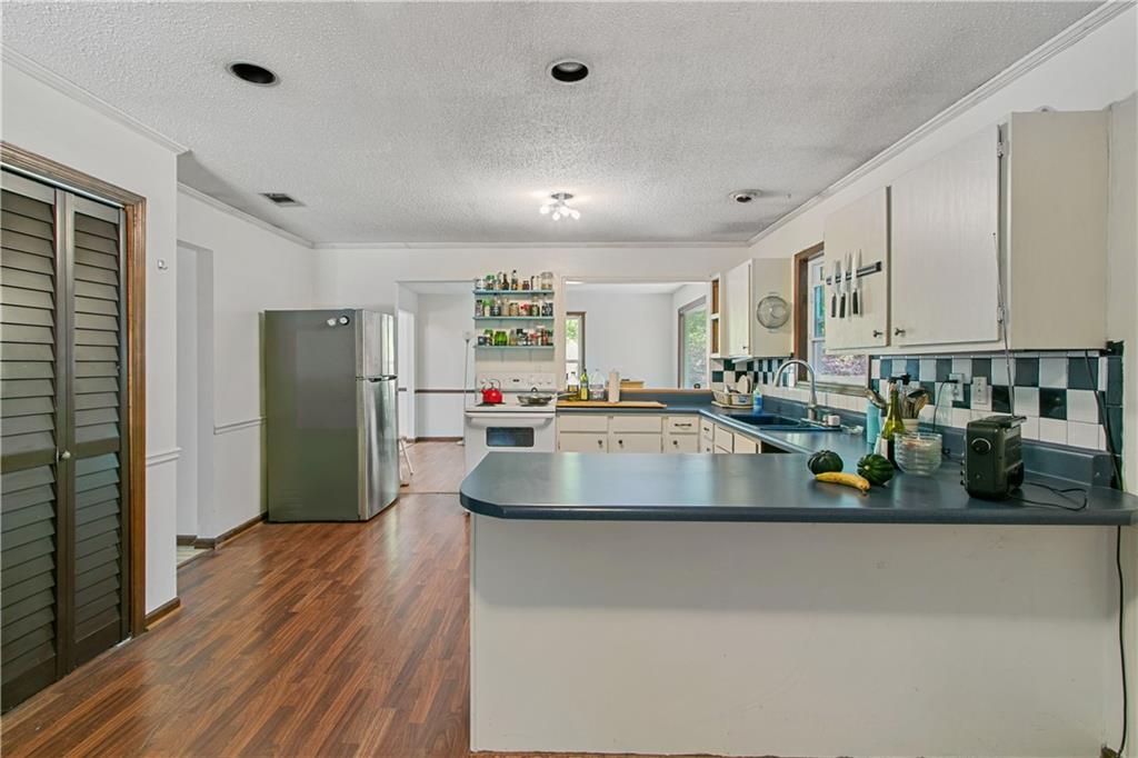 1510 Oakwood Drive