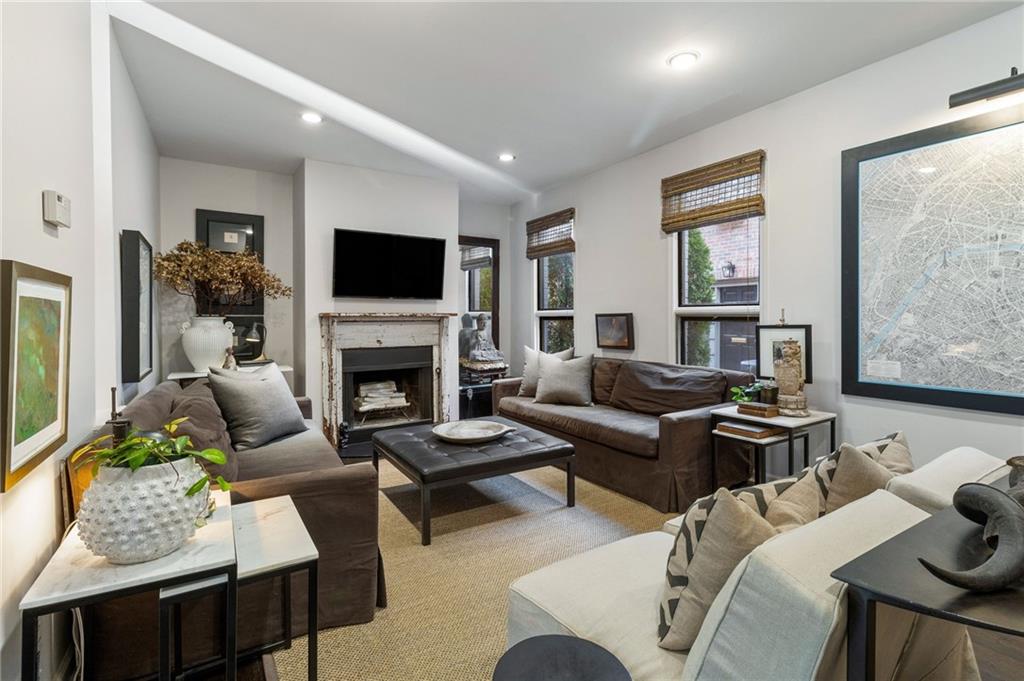 383 6th Street NE Unit 7