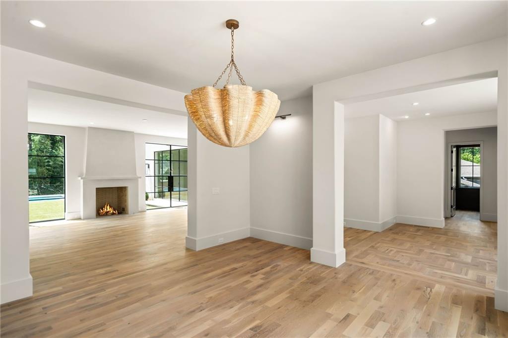 240 Danbury Lane NW