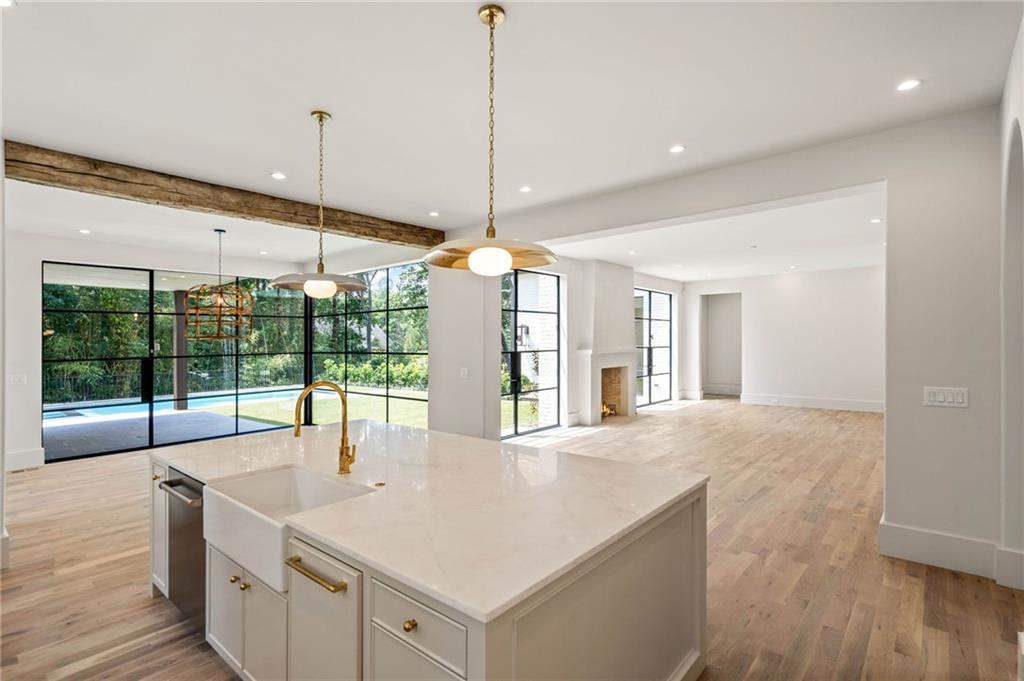 240 Danbury Lane NW