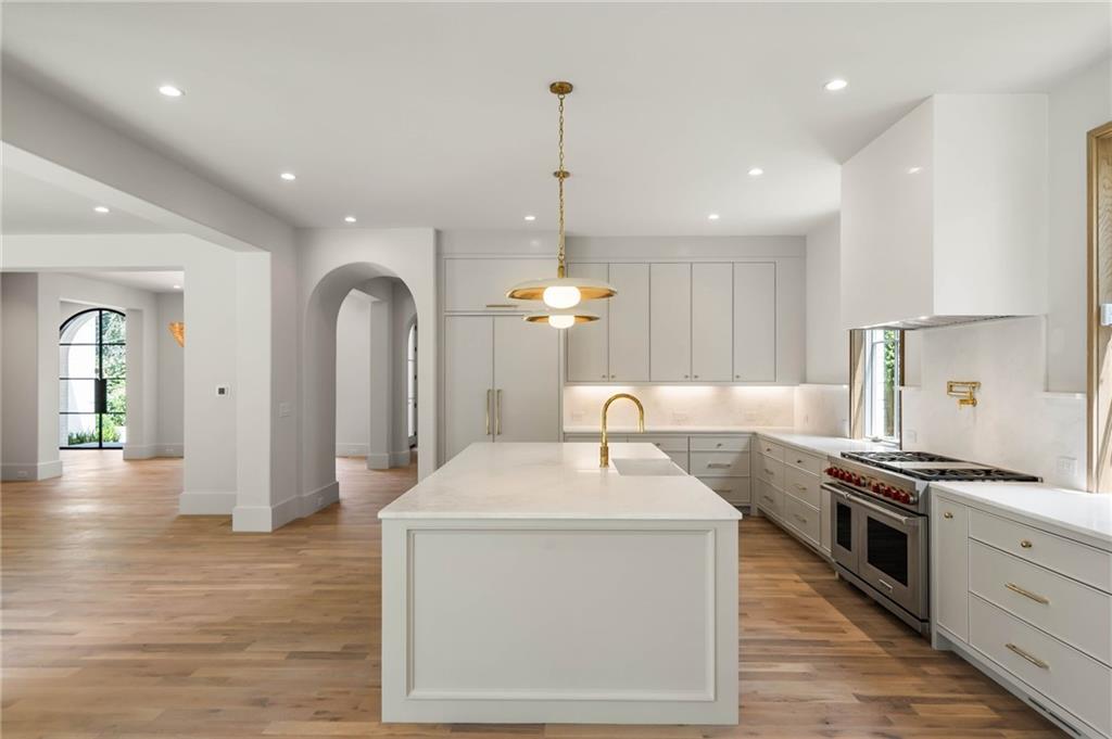 240 Danbury Lane NW