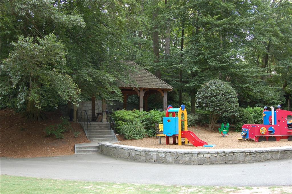 45 Montclair Drive NE